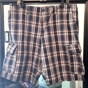 EUC Men’s plaid Old Navy cargo shorts sz36